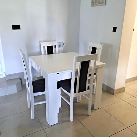 Apartament Izabel ノヴィ・タルク エクステリア 写真
