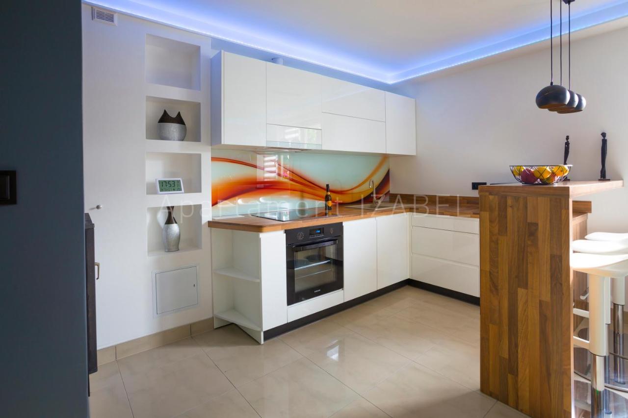 Apartament Izabel ノヴィ・タルク エクステリア 写真
